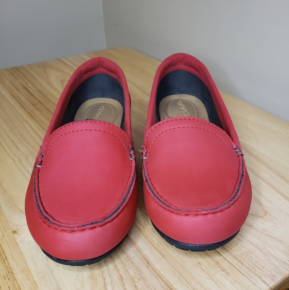 Crocs Women's work Flats shoes. W8.5